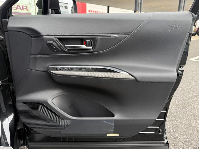 ハリアーハイブリッド Z レザーパッケージ・ナイトシェード パノラマルーフ リアフォグランプ AC100V 本革 JBLサウンド ナビ パノラミックビュー デジタルミラー ブラインドスポット シートヒーターシートクーラー パワーシート ETC2.0(39枚目)