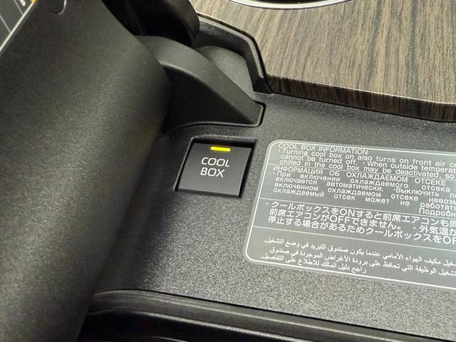 ランドクルーザー ＺＸ　ＪＢＬサウンド　リヤエンターシステム　クールボックス　空気圧センサー　リヤデフロック　ルーフレール　サンルーフ　寒冷地仕様　シートヒーター　シートクーラー　ヘッドアップディスプレイ　ドラレコ（9枚目）