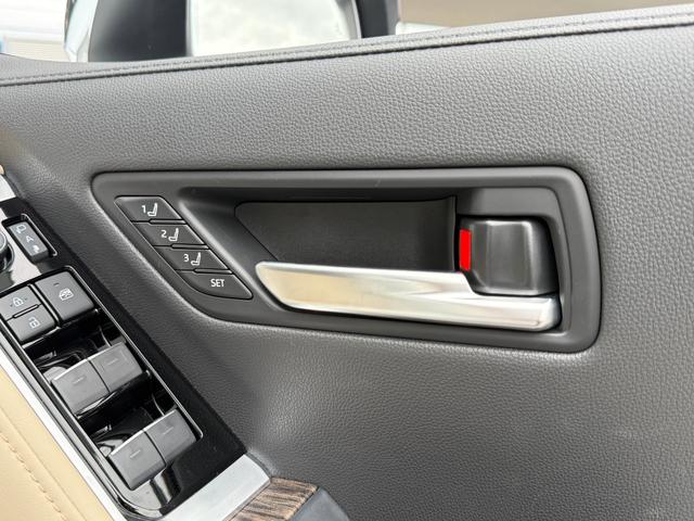 ランドクルーザー ＺＸ　ＪＢＬサウンド　リヤエンターシステム　クールボックス　空気圧センサー　リヤデフロック　ルーフレール　サンルーフ　寒冷地仕様　シートヒーター　シートクーラー　ヘッドアップディスプレイ　ドラレコ（42枚目）