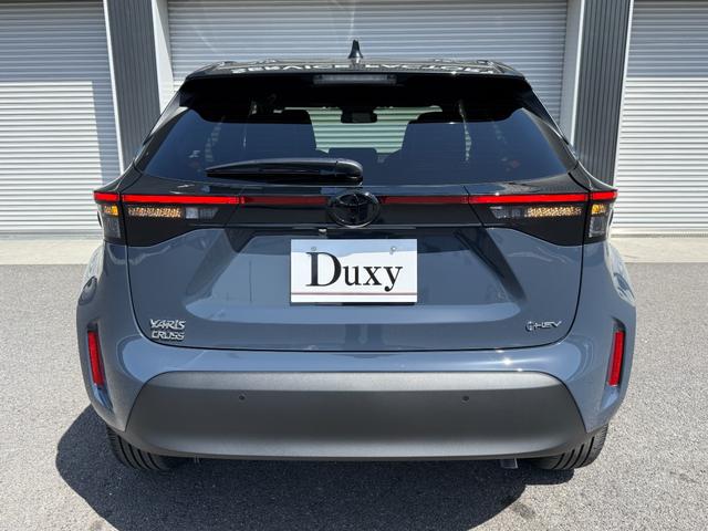 ヤリスクロス ハイブリッドZ ウルバーノ 2トーンカラー ブラインドスポットモニター パノラミックビューカメラ ビルトインETC AC100Vコンセント パワーバックドア パワーシート ステアリングヒーター オートハイビームシステム(12枚目)