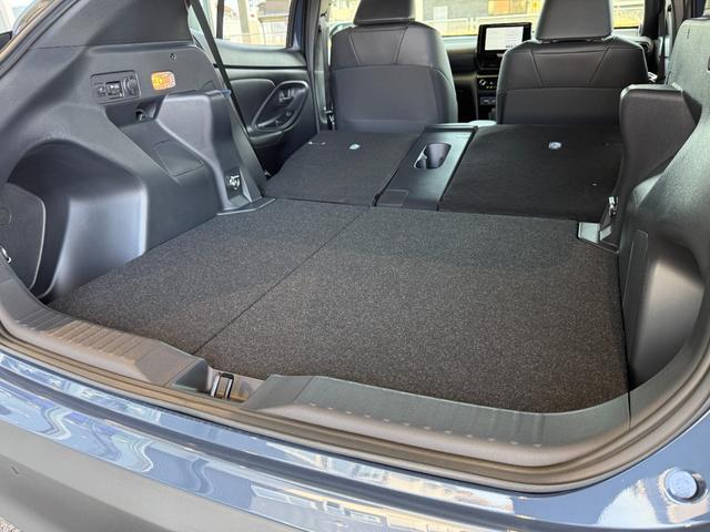 ヤリスクロス ハイブリッドZ ウルバーノ 2トーンカラー ブラインドスポットモニター パノラミックビューカメラ ビルトインETC AC100Vコンセント パワーバックドア パワーシート ステアリングヒーター オートハイビームシステム(39枚目)