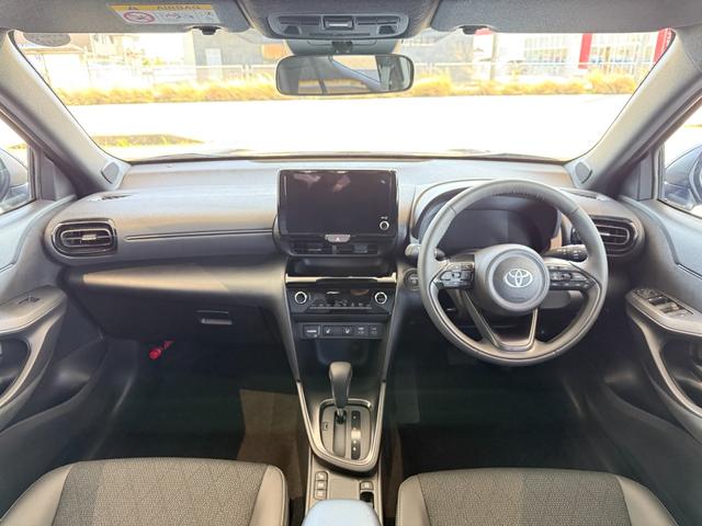 ヤリスクロス ハイブリッドZ ウルバーノ 2トーンカラー ブラインドスポットモニター パノラミックビューカメラ ビルトインETC AC100Vコンセント パワーバックドア パワーシート ステアリングヒーター オートハイビームシステム(51枚目)