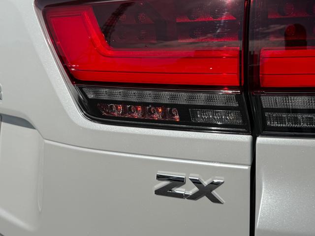 ランドクルーザー ＺＸ　ＪＢＬサウンド　リヤエンターシステム　クールボックス　空気圧センサー　リヤデフロック　ルーフレール　サンルーフ　寒冷地仕様　シートヒーター　シートクーラー　ヘッドアップディスプレイ　ドラレコ（11枚目）