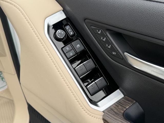 ランドクルーザー ＺＸ　ＪＢＬサウンド　リヤエンターシステム　クールボックス　空気圧センサー　リヤデフロック　ルーフレール　サンルーフ　寒冷地仕様　シートヒーター　シートクーラー　ヘッドアップディスプレイ　ドラレコ（41枚目）