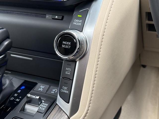 ランドクルーザー ＺＸ　ＪＢＬサウンド　リヤエンターシステム　クールボックス　空気圧センサー　リヤデフロック　ルーフレール　サンルーフ　寒冷地仕様　シートヒーター　シートクーラー　ヘッドアップディスプレイ　ドラレコ（64枚目）