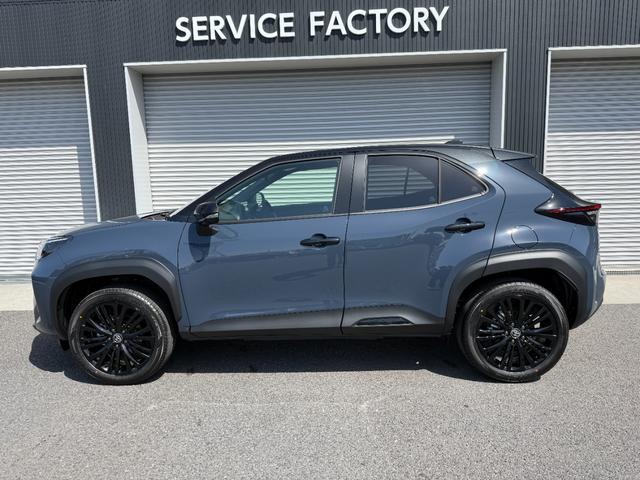 ヤリスクロス ハイブリッドＺ　ウルバーノ　２トーンカラー　ブラインドスポットモニター　パノラミックビューカメラ　ビルトインＥＴＣ　ＡＣ１００Ｖコンセント　パワーバックドア　パワーシート　ステアリングヒーター　オートハイビームシステム（10枚目）