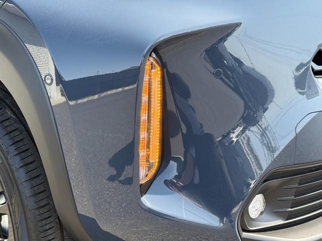 ヤリスクロス ハイブリッドＺ　ウルバーノ　２トーンカラー　ブラインドスポットモニター　パノラミックビューカメラ　ビルトインＥＴＣ　ＡＣ１００Ｖコンセント　パワーバックドア　パワーシート　ステアリングヒーター　オートハイビームシステム（17枚目）