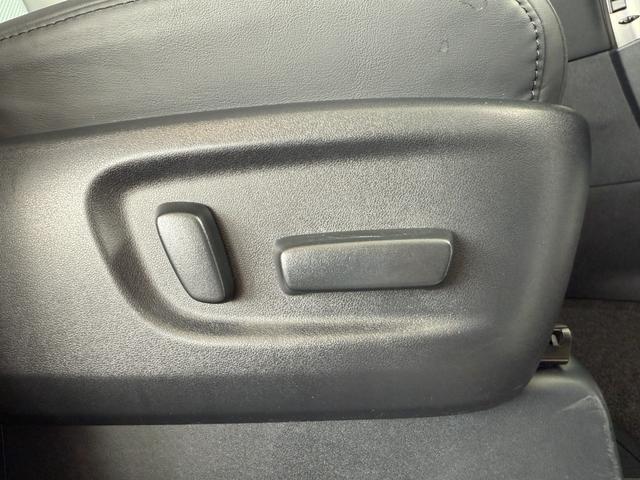 アルファード ２．５Ｓ　Ｃパッケージ　ツインムーンルーフ　アルパインナビ　モデリスタエアロ　デジタルミラー　ブラインドスポットモニター　後席モニター　ＥＴＣ　純正１８ＡＷ　パワーバックドア　パワースライド　シートヒーター＆シートクーラー（41枚目）