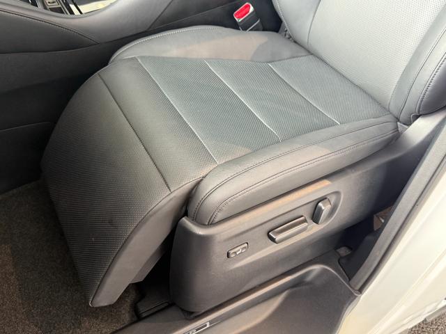 アルファード ２．５Ｓ　Ｃパッケージ　ツインムーンルーフ　アルパインナビ　モデリスタエアロ　デジタルミラー　ブラインドスポットモニター　後席モニター　ＥＴＣ　純正１８ＡＷ　パワーバックドア　パワースライド　シートヒーター＆シートクーラー（42枚目）