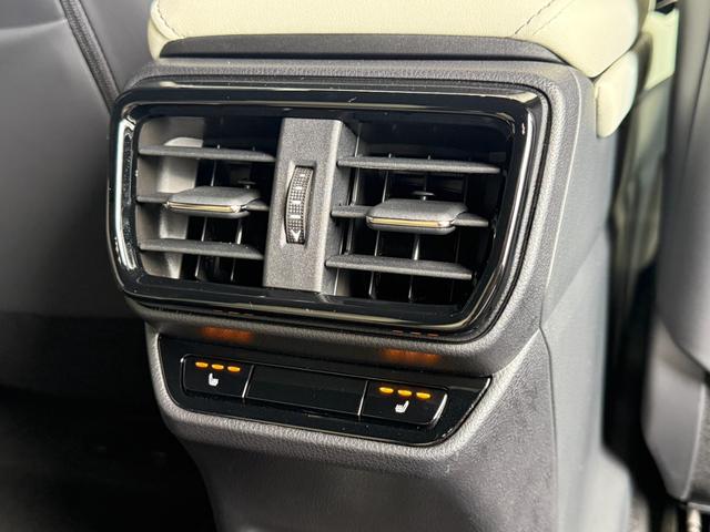 ＮＸ ＮＸ３５０ｈ　Ｆスポーツ　パノラマルーフ　３眼ＬＥＤヘッド　Ｄミラー　後席シートヒーター　１４型ディスプレイオーディオ　パノラミックビュー　ブラインドスポット　純正２０ＡＷ　ＨＵＤ　シートヒーター　シートクーラー　ＥＴＣ２．０（11枚目）