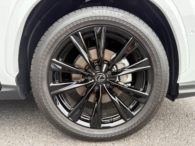 ＮＸ ＮＸ３５０ｈ　Ｆスポーツ　パノラマルーフ　３眼ＬＥＤヘッド　Ｄミラー　後席シートヒーター　１４型ディスプレイオーディオ　パノラミックビュー　ブラインドスポット　純正２０ＡＷ　ＨＵＤ　シートヒーター　シートクーラー　ＥＴＣ２．０（12枚目）