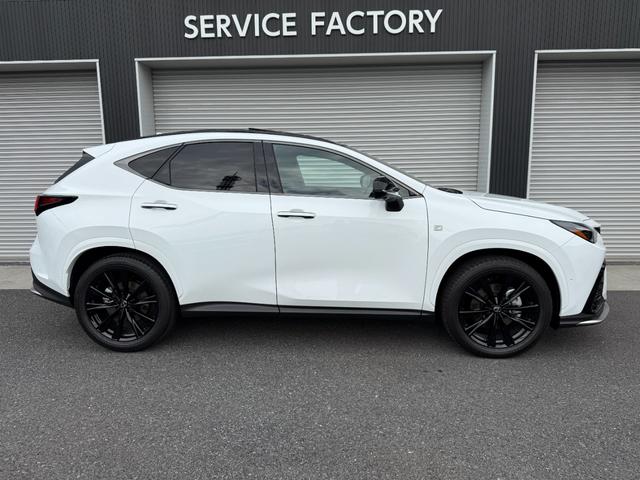 ＮＸ ＮＸ３５０ｈ　Ｆスポーツ　パノラマルーフ　３眼ＬＥＤヘッド　Ｄミラー　後席シートヒーター　１４型ディスプレイオーディオ　パノラミックビュー　ブラインドスポット　純正２０ＡＷ　ＨＵＤ　シートヒーター　シートクーラー　ＥＴＣ２．０（15枚目）