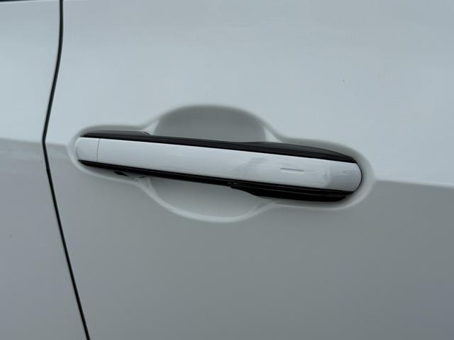 ＮＸ ＮＸ３５０ｈ　Ｆスポーツ　パノラマルーフ　３眼ＬＥＤヘッド　Ｄミラー　後席シートヒーター　１４型ディスプレイオーディオ　パノラミックビュー　ブラインドスポット　純正２０ＡＷ　ＨＵＤ　シートヒーター　シートクーラー　ＥＴＣ２．０（28枚目）