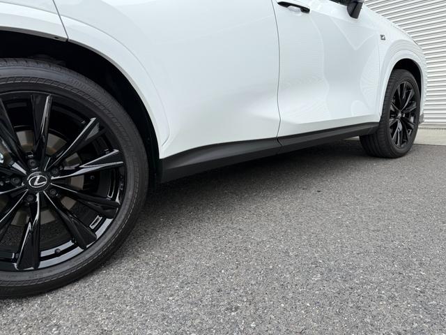 ＮＸ ＮＸ３５０ｈ　Ｆスポーツ　パノラマルーフ　３眼ＬＥＤヘッド　Ｄミラー　後席シートヒーター　１４型ディスプレイオーディオ　パノラミックビュー　ブラインドスポット　純正２０ＡＷ　ＨＵＤ　シートヒーター　シートクーラー　ＥＴＣ２．０（30枚目）