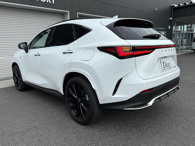 ＮＸ ＮＸ３５０ｈ　Ｆスポーツ　パノラマルーフ　３眼ＬＥＤヘッド　Ｄミラー　後席シートヒーター　１４型ディスプレイオーディオ　パノラミックビュー　ブラインドスポット　純正２０ＡＷ　ＨＵＤ　シートヒーター　シートクーラー　ＥＴＣ２．０（31枚目）