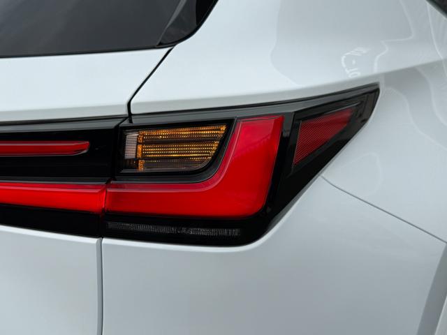 ＮＸ ＮＸ３５０ｈ　Ｆスポーツ　パノラマルーフ　３眼ＬＥＤヘッド　Ｄミラー　後席シートヒーター　１４型ディスプレイオーディオ　パノラミックビュー　ブラインドスポット　純正２０ＡＷ　ＨＵＤ　シートヒーター　シートクーラー　ＥＴＣ２．０（34枚目）