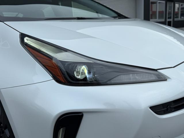 プリウス Ｓツーリングセレクション・ブラックエディション　８インチディスプレイオーディオ　モデリスタエアロ　ＴＶ視聴　パノラミックビューモニター　シートヒーター　ＡＣ１００Ｖ　純正１７インチアルミホイール　クルーズコントロール　ＥＴＣ２．０　ドラレコ」前後（17枚目）