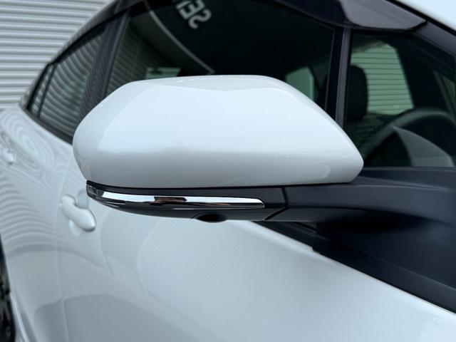 プリウス Ｓツーリングセレクション・ブラックエディション　８インチディスプレイオーディオ　モデリスタエアロ　ＴＶ視聴　パノラミックビューモニター　シートヒーター　ＡＣ１００Ｖ　純正１７インチアルミホイール　クルーズコントロール　ＥＴＣ２．０　ドラレコ」前後（20枚目）