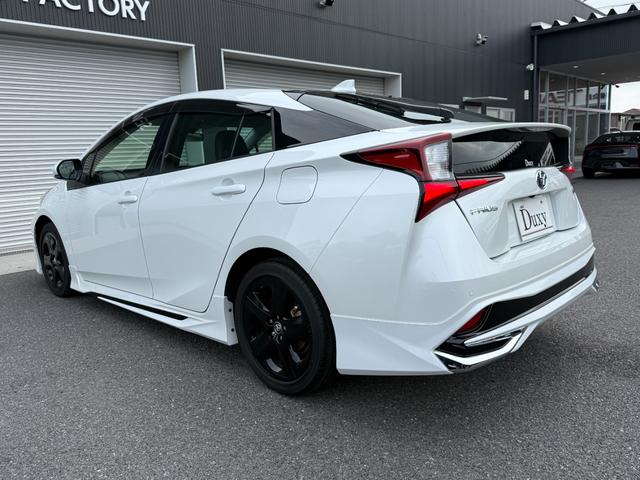 プリウス Ｓツーリングセレクション・ブラックエディション　８インチディスプレイオーディオ　モデリスタエアロ　ＴＶ視聴　パノラミックビューモニター　シートヒーター　ＡＣ１００Ｖ　純正１７インチアルミホイール　クルーズコントロール　ＥＴＣ２．０　ドラレコ」前後（23枚目）