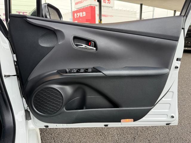 プリウス Ｓツーリングセレクション・ブラックエディション　８インチディスプレイオーディオ　モデリスタエアロ　ＴＶ視聴　パノラミックビューモニター　シートヒーター　ＡＣ１００Ｖ　純正１７インチアルミホイール　クルーズコントロール　ＥＴＣ２．０　ドラレコ」前後（35枚目）