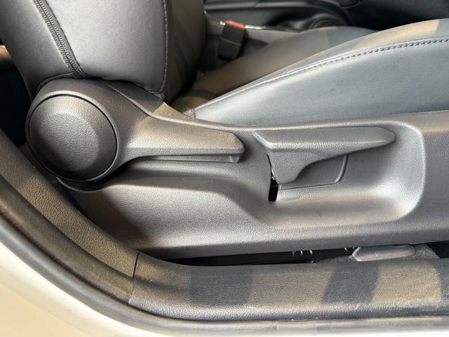 プリウス Ｓツーリングセレクション・ブラックエディション　８インチディスプレイオーディオ　モデリスタエアロ　ＴＶ視聴　パノラミックビューモニター　シートヒーター　ＡＣ１００Ｖ　純正１７インチアルミホイール　クルーズコントロール　ＥＴＣ２．０　ドラレコ」前後（40枚目）