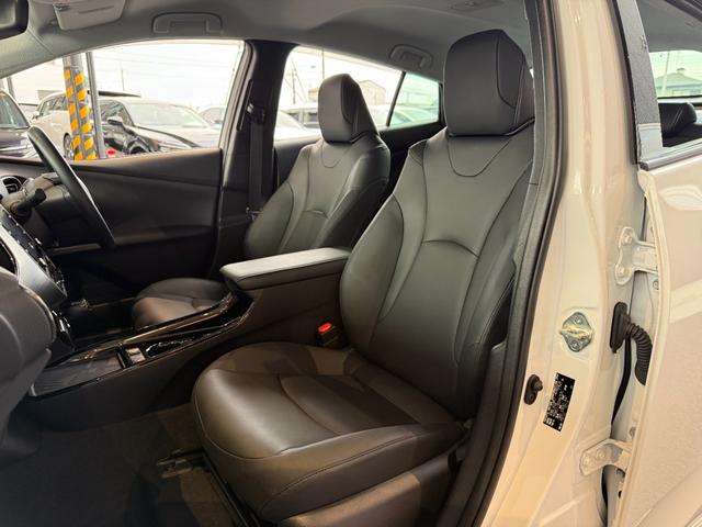 プリウス Ｓツーリングセレクション・ブラックエディション　８インチディスプレイオーディオ　モデリスタエアロ　ＴＶ視聴　パノラミックビューモニター　シートヒーター　ＡＣ１００Ｖ　純正１７インチアルミホイール　クルーズコントロール　ＥＴＣ２．０　ドラレコ」前後（41枚目）