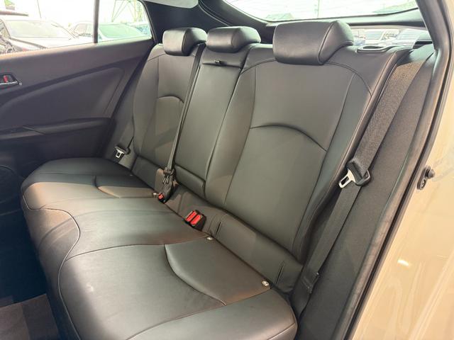 プリウス Ｓツーリングセレクション・ブラックエディション　８インチディスプレイオーディオ　モデリスタエアロ　ＴＶ視聴　パノラミックビューモニター　シートヒーター　ＡＣ１００Ｖ　純正１７インチアルミホイール　クルーズコントロール　ＥＴＣ２．０　ドラレコ」前後（43枚目）