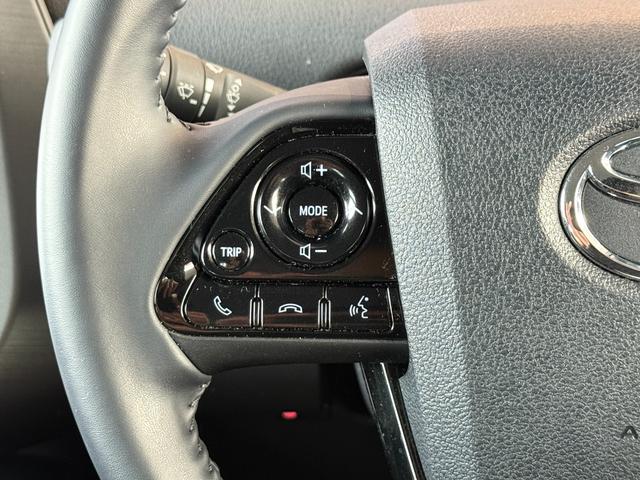 プリウス Ｓツーリングセレクション・ブラックエディション　８インチディスプレイオーディオ　モデリスタエアロ　ＴＶ視聴　パノラミックビューモニター　シートヒーター　ＡＣ１００Ｖ　純正１７インチアルミホイール　クルーズコントロール　ＥＴＣ２．０　ドラレコ」前後（49枚目）