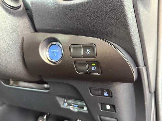 プリウス Ｓツーリングセレクション・ブラックエディション　８インチディスプレイオーディオ　モデリスタエアロ　ＴＶ視聴　パノラミックビューモニター　シートヒーター　ＡＣ１００Ｖ　純正１７インチアルミホイール　クルーズコントロール　ＥＴＣ２．０　ドラレコ」前後（52枚目）