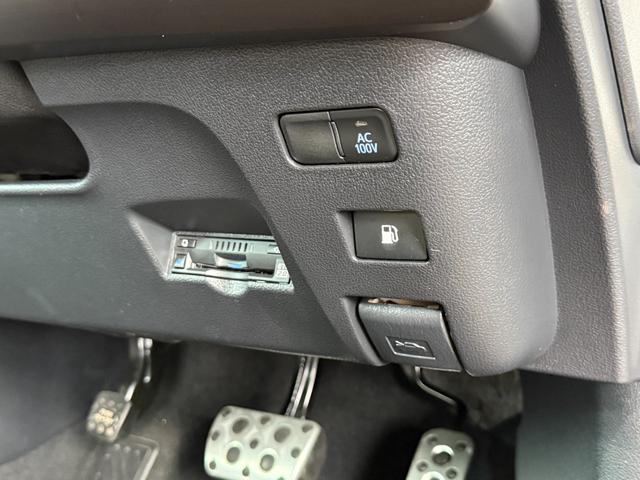 プリウス Ｓツーリングセレクション・ブラックエディション　８インチディスプレイオーディオ　モデリスタエアロ　ＴＶ視聴　パノラミックビューモニター　シートヒーター　ＡＣ１００Ｖ　純正１７インチアルミホイール　クルーズコントロール　ＥＴＣ２．０　ドラレコ」前後（53枚目）