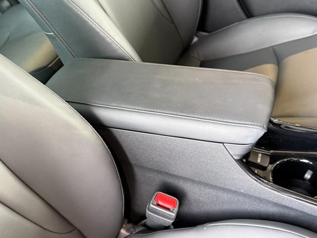 プリウス Ｓツーリングセレクション・ブラックエディション　８インチディスプレイオーディオ　モデリスタエアロ　ＴＶ視聴　パノラミックビューモニター　シートヒーター　ＡＣ１００Ｖ　純正１７インチアルミホイール　クルーズコントロール　ＥＴＣ２．０　ドラレコ」前後（55枚目）