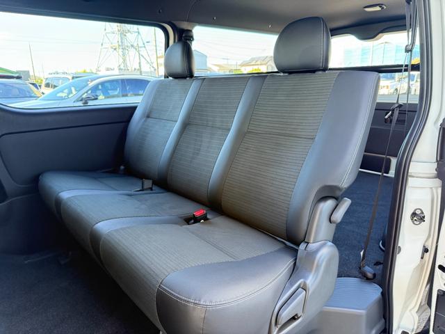 ハイエースバン 　７インチナビ　デジタルミラー　両側ＰＷスライド　パノラミックビュー　４ＷＤ　バックカメラ　ＴＶ　ステアリングスイッチ　純正タイヤ　プッシュスタート　オートハイビーム　スペアタイヤ　電動格納ミラー（46枚目）