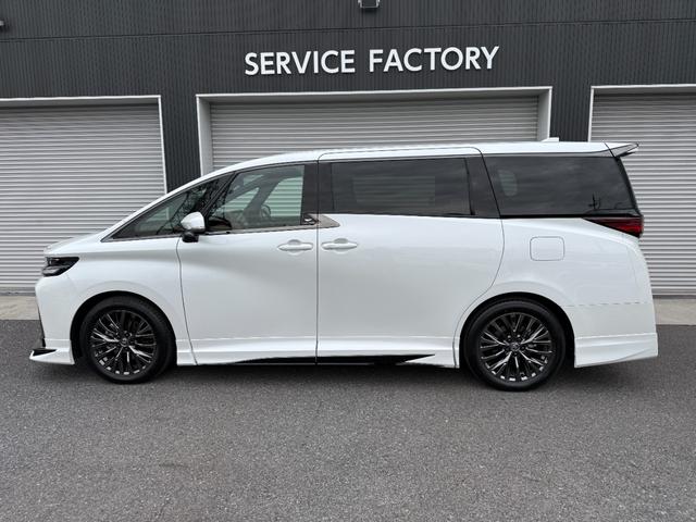 ヴェルファイアハイブリッド Ｚ　プレミア　ＧＲエアロユニバーサルステップ　独立ツインムーンルーフ　１３．２フリップダウンモニター　パノラミックビュー　デジタルミラー　ブラインドスポットモニター　ドラレコ前後　ＨＵＤ（11枚目）