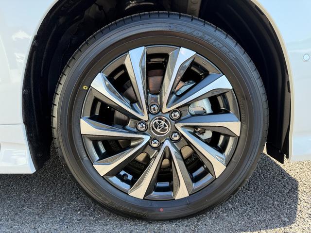 ヴォクシー ハイブリッドＳ－Ｚ　１０．５インチＤＡ　１３．２型後席モニター　快適利便ＰＫＧ　デジタルミラー　アドバンスドライブ　ヘッドアップディスプレイ　トヨタチームメイト　３眼ＬＥＤヘッドライト　ブラインドスポットモニター（9枚目）