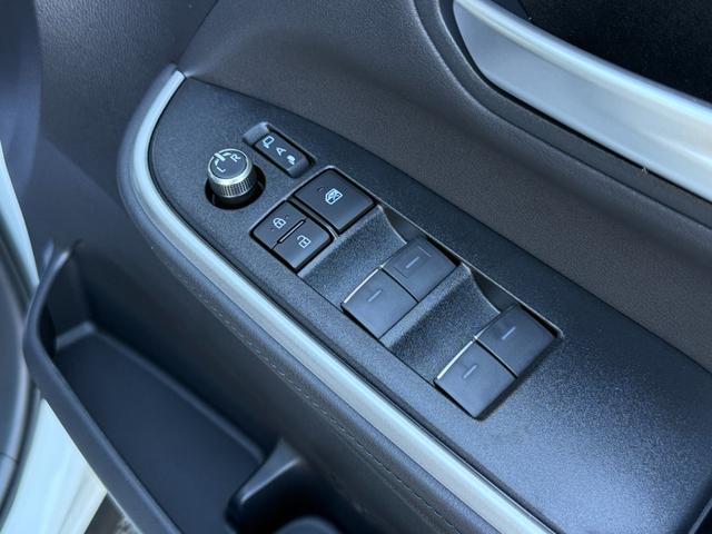 ヴォクシー ハイブリッドＳ－Ｚ　１０．５インチＤＡ　１３．２型後席モニター　快適利便ＰＫＧ　デジタルミラー　アドバンスドライブ　ヘッドアップディスプレイ　トヨタチームメイト　３眼ＬＥＤヘッドライト　ブラインドスポットモニター（36枚目）