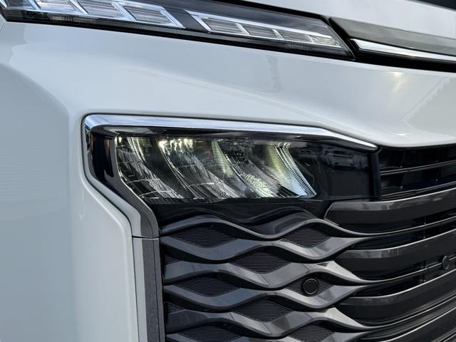 ヴォクシー ハイブリッドＳ－Ｚ　１０．５インチＤＡ　１３．２フリップダウンモニター　快適利便ＰＫＧ　３眼ＬＥＤヘッドライト　チームメイト　デジタルミラー　　パノラミックビュー　オットマン　シートヒーター　　ドラレコ　純正１７ＡＷ（21枚目）