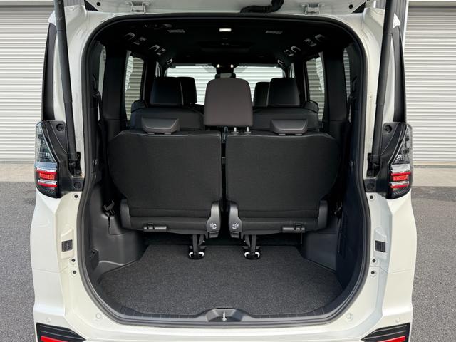 ヴォクシー ハイブリッドＳ－Ｚ　１０．５インチＤＡ　１３．２フリップダウンモニター　快適利便ＰＫＧ　３眼ＬＥＤヘッドライト　チームメイト　デジタルミラー　　パノラミックビュー　オットマン　シートヒーター　　ドラレコ　純正１７ＡＷ（32枚目）