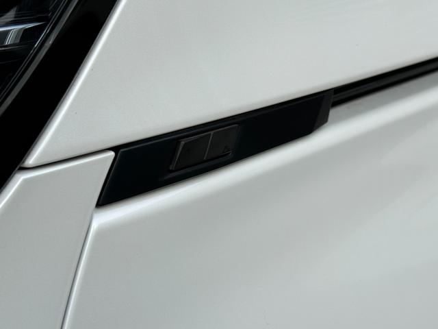 ヴォクシー ハイブリッドＳ－Ｚ　１０．５インチＤＡ　１３．２フリップダウンモニター　快適利便ＰＫＧ　３眼ＬＥＤヘッドライト　チームメイト　デジタルミラー　　パノラミックビュー　オットマン　シートヒーター　　ドラレコ　純正１７ＡＷ（34枚目）