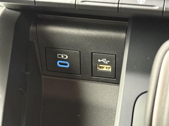 ヴォクシー ハイブリッドＳ－Ｚ　１０．５インチＤＡ　１３．２フリップダウンモニター　快適利便ＰＫＧ　３眼ＬＥＤヘッドライト　チームメイト　デジタルミラー　　パノラミックビュー　オットマン　シートヒーター　　ドラレコ　純正１７ＡＷ（59枚目）