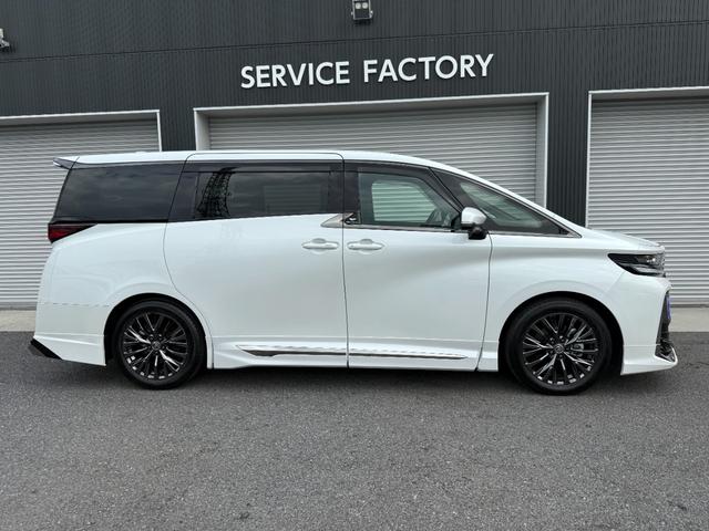 ヴェルファイアハイブリッド 　モデリスタエアロ　シグネチャー　１３．２インチフリップダウンモニター　ユニバーサルステップ　独立ムーンルーフ　パノラミックビュー　デジタルミラー　ブラインドスポットモニター　ドラレコ前後　ＨＵＤ（11枚目）