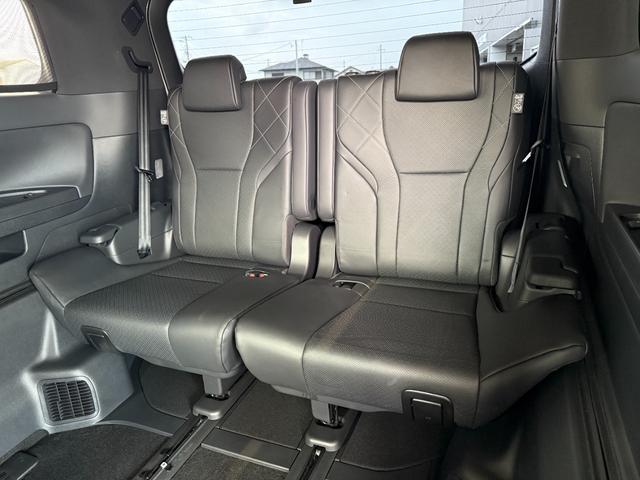 ヴェルファイアハイブリッド 　モデリスタエアロ　シグネチャー　１３．２インチフリップダウンモニター　ユニバーサルステップ　独立ムーンルーフ　パノラミックビュー　デジタルミラー　ブラインドスポットモニター　ドラレコ前後　ＨＵＤ（55枚目）