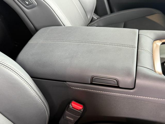 ヴェルファイアハイブリッド 　モデリスタエアロ　シグネチャー　１３．２インチフリップダウンモニター　ユニバーサルステップ　独立ムーンルーフ　パノラミックビュー　デジタルミラー　ブラインドスポットモニター　ドラレコ前後　ＨＵＤ（61枚目）