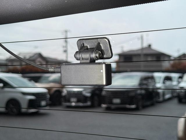 ヴェルファイアハイブリッド 　モデリスタエアロ　シグネチャー　１３．２インチフリップダウンモニター　ユニバーサルステップ　独立ムーンルーフ　パノラミックビュー　デジタルミラー　ブラインドスポットモニター　ドラレコ前後　ＨＵＤ（71枚目）