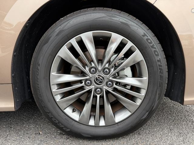 アルファードハイブリッド Ｚ　１３．２フリップダウンモニター　デジタルインナーミラー　チームメイト　ドラレコ前後　ツインムーンルーフ　ヘッドアップディスプレイ　シートヒーター　シートクーラー（11枚目）