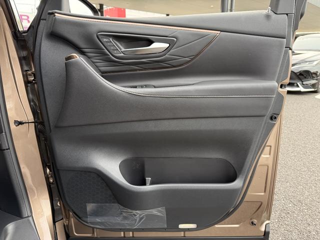 アルファードハイブリッド Ｚ　１３．２フリップダウンモニター　デジタルインナーミラー　チームメイト　ドラレコ前後　ツインムーンルーフ　ヘッドアップディスプレイ　シートヒーター　シートクーラー（40枚目）