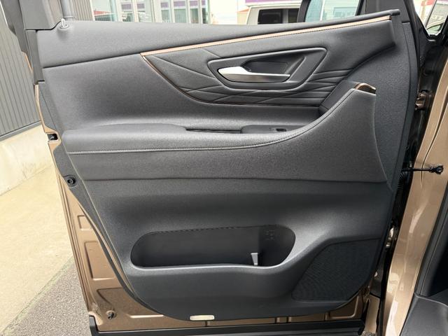 アルファードハイブリッド Ｚ　１３．２フリップダウンモニター　デジタルインナーミラー　チームメイト　ドラレコ前後　ツインムーンルーフ　ヘッドアップディスプレイ　シートヒーター　シートクーラー（43枚目）