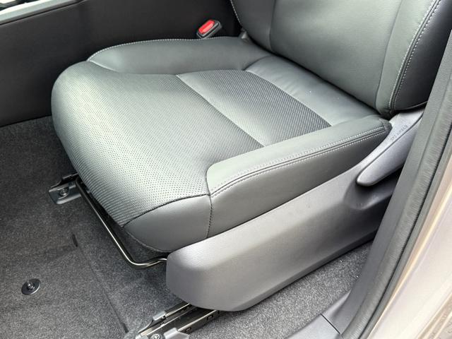 ランドクルーザー250 VX サンルーフ デジタルインナーミラー JBLサウンド トヨタチームメイト ヒッチメンバー シートヒーター&シートクーラー ヘッドアップディスプレイ リアフォグランプ 純正AW(43枚目)