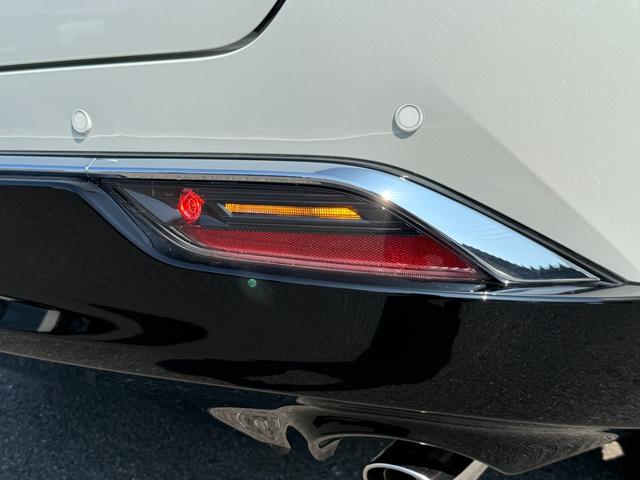 ハリアーハイブリッド Ｚ　レザーパッケージ・ナイトシェード　パノラマルーフ　ＡＣ１００Ｖ　本革　１２．３ＪＢＬサウンドナビ　パノラミックビュー　デジタルミラー　ブラインドスポット　シートヒーターシートクーラー　パワーシート　ステアリングヒーター　ＥＴＣ２．０（8枚目）