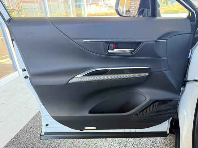 ハリアーハイブリッド Ｚ　レザーパッケージ・ナイトシェード　パノラマルーフ　ＡＣ１００Ｖ　本革　１２．３ＪＢＬサウンドナビ　パノラミックビュー　デジタルミラー　ブラインドスポット　シートヒーターシートクーラー　パワーシート　ステアリングヒーター　ＥＴＣ２．０（43枚目）