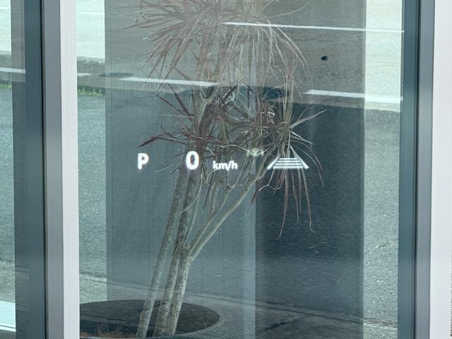 アルファードハイブリッド Ｚ　サンルーフ　チームメイト　１３．２型後席モニター　ステップ　ＨＵＤ　デジタルミラー　１４型ディスプレイオーディオ　パノラミックビュー　ブラインドスポット　ＥＴＣ２．０　シートクーラー　シートヒーター（7枚目）